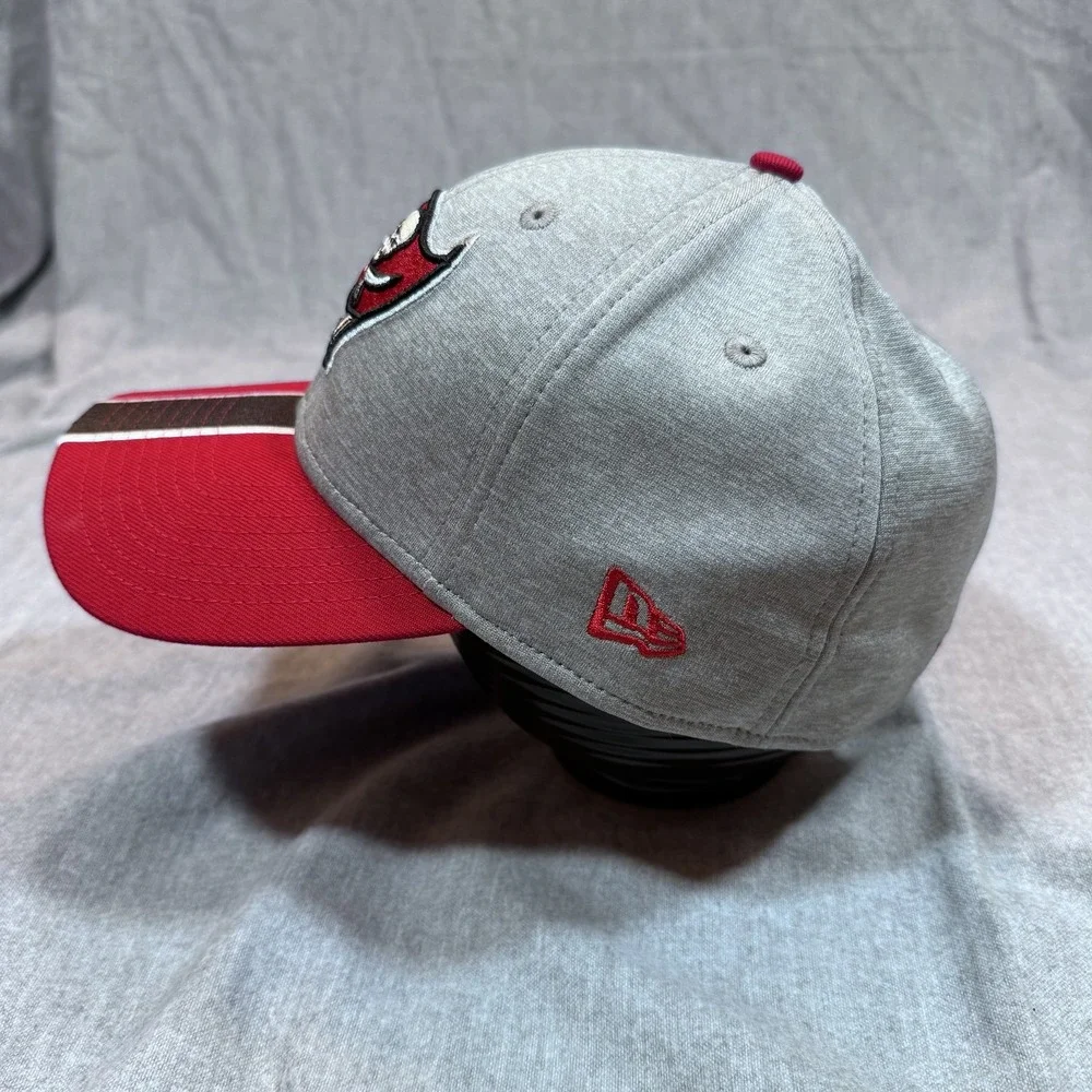 Tampa Bay Buccaneers Hat Cap‎ Fitted Mens Large/XL Gray Red NFL Football New Era